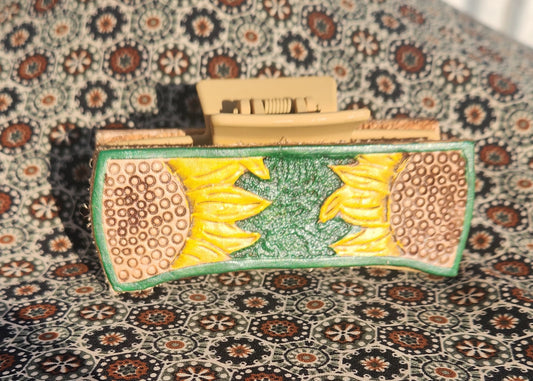 Tooled claw clips