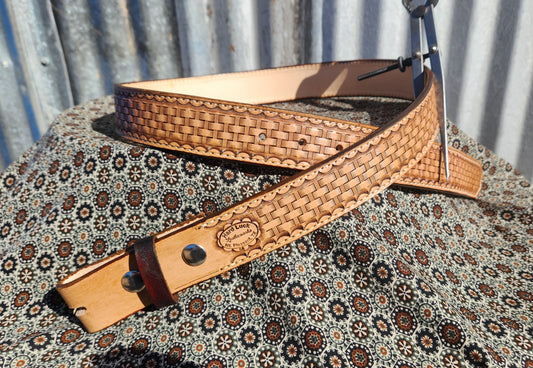 Basket stamped leather belt